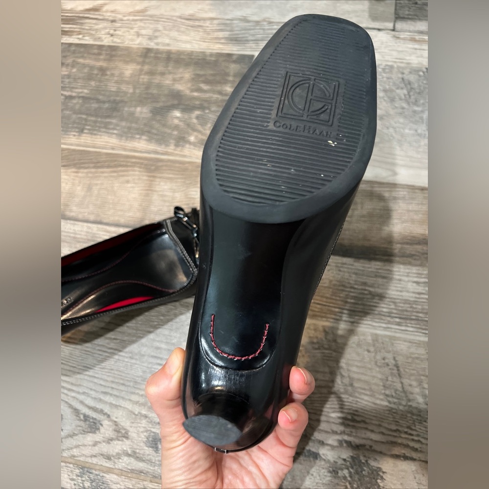 Cole Haan Women's Leather Pumps Size 7B Heels Classic Elegance Black with Bow